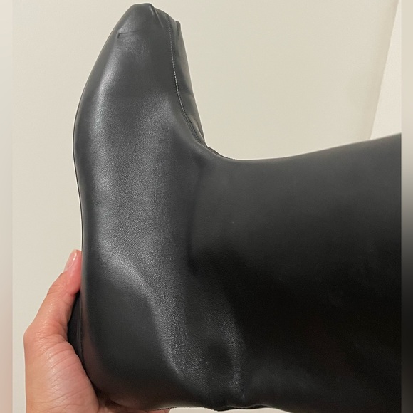 Ilio Smeraldo Tylynn Leather Ankle Boots w/o chain - Picture 11 of 16